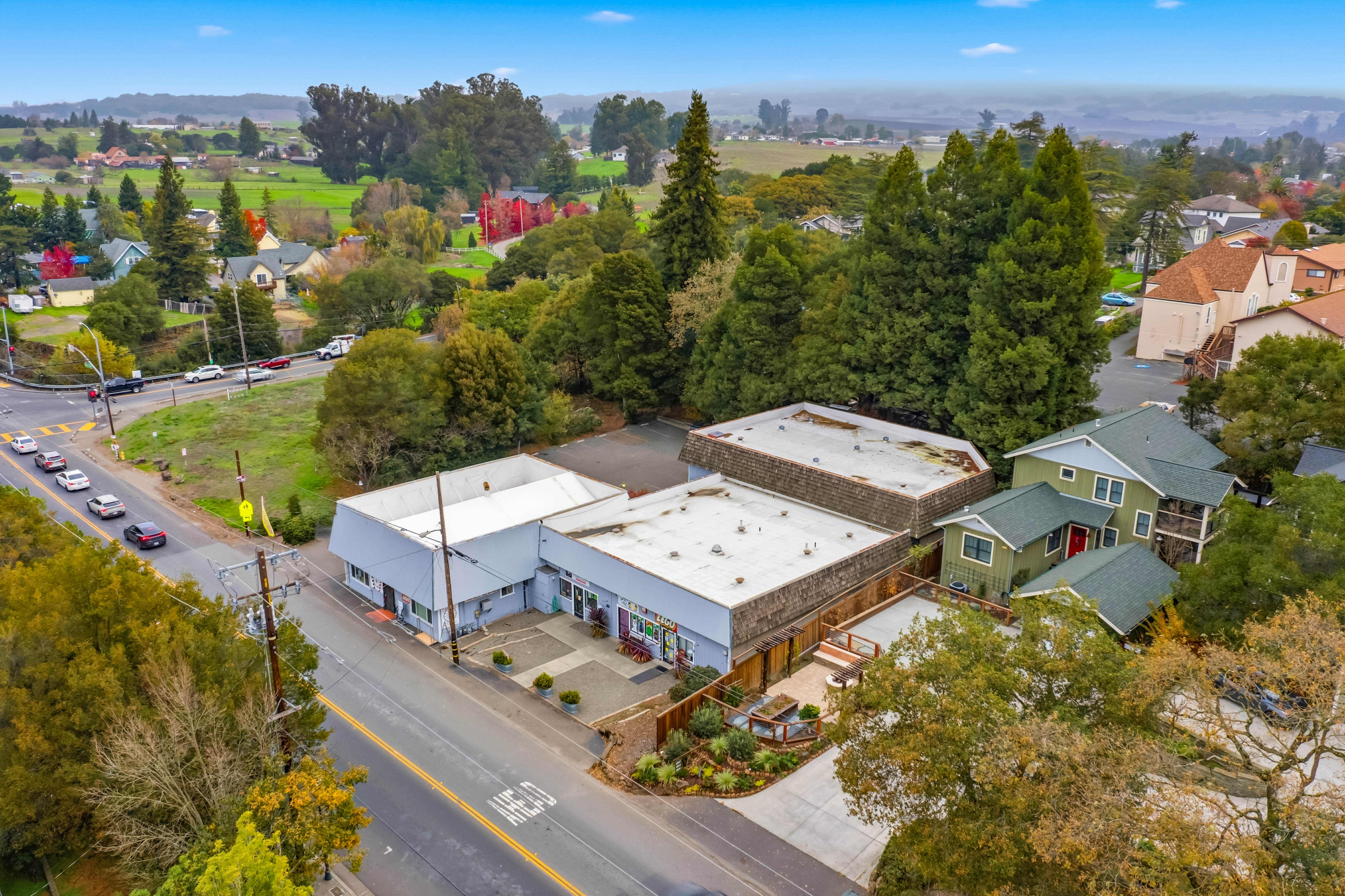9550 Main Street, Penngrove